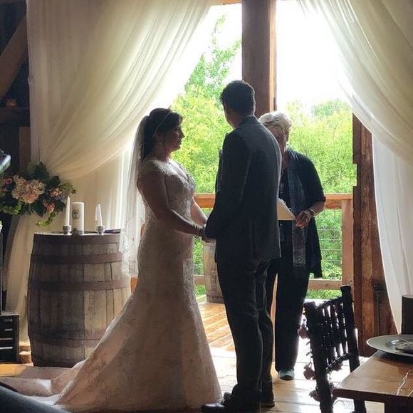 Meet your Posher, Robyn - Picture 1 of 1